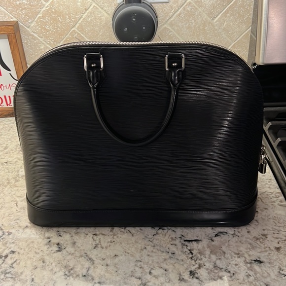 COPY - Alma Pm Epi Noir black leather Louis Vuitton tote - Picture 3 of 15